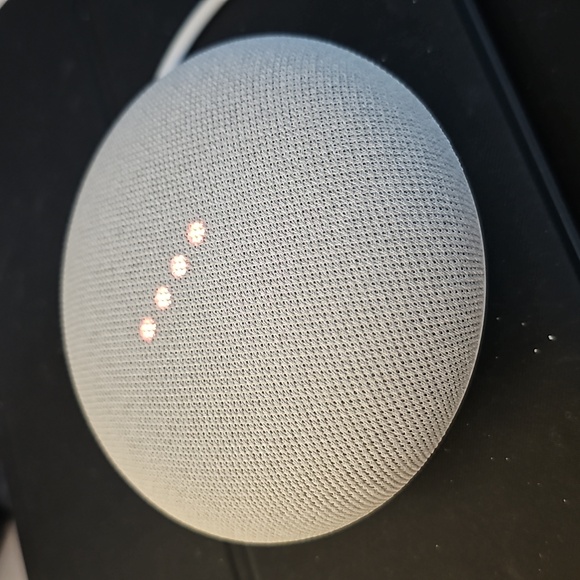 Nest Mini (2nd Generation) with Google Assistant - Black - Picture 1 of 11